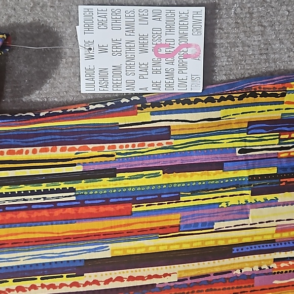 Lularoe Gigi small - Picture 2 of 4